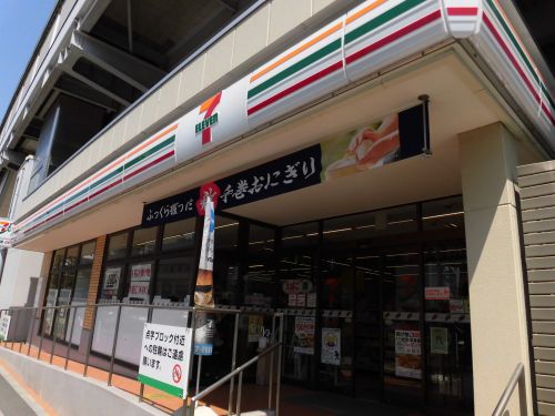 コンビニ　セブンイレブン新馬場駅前店（コンビニ）まで403m