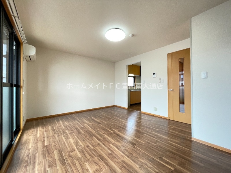 居室・リビング　同型別部屋写真