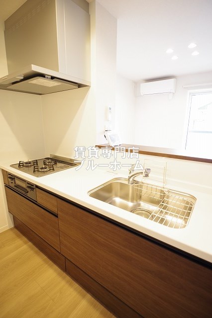 キッチン　3口コンロのシステムキッチンです！