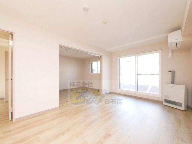 居室・リビング　広い間取りで使いやすいリビングです♪