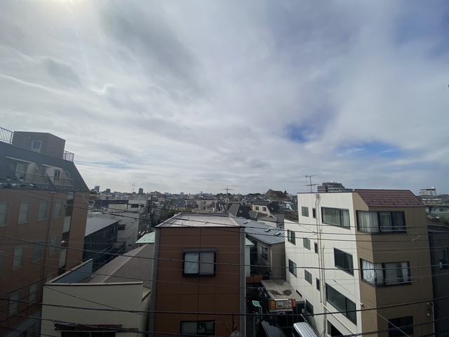 眺望　お部屋からの景色です！圧迫感がないので暮らしやすい♪