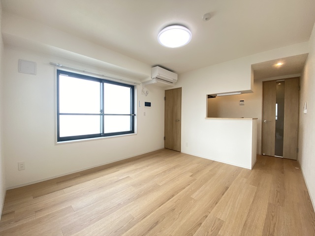 居室・リビング　開放感あふれる広さも十分な快適リビング！