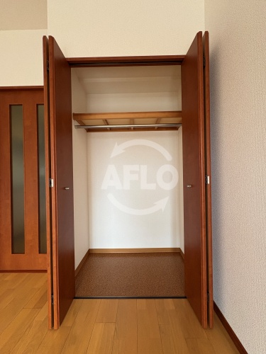 収納　サザンクレスト堺　クローゼット