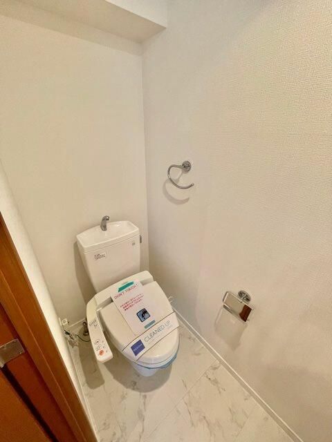 トイレ　清潔感のあるトイレです