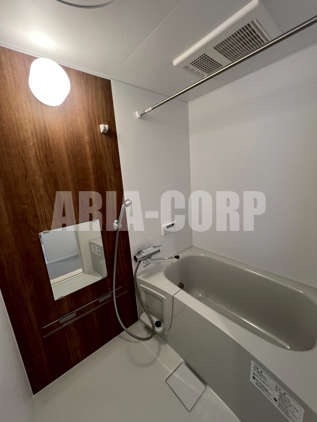 バス・シャワールーム　追炊き・浴室乾燥機付きのバスルーム♪