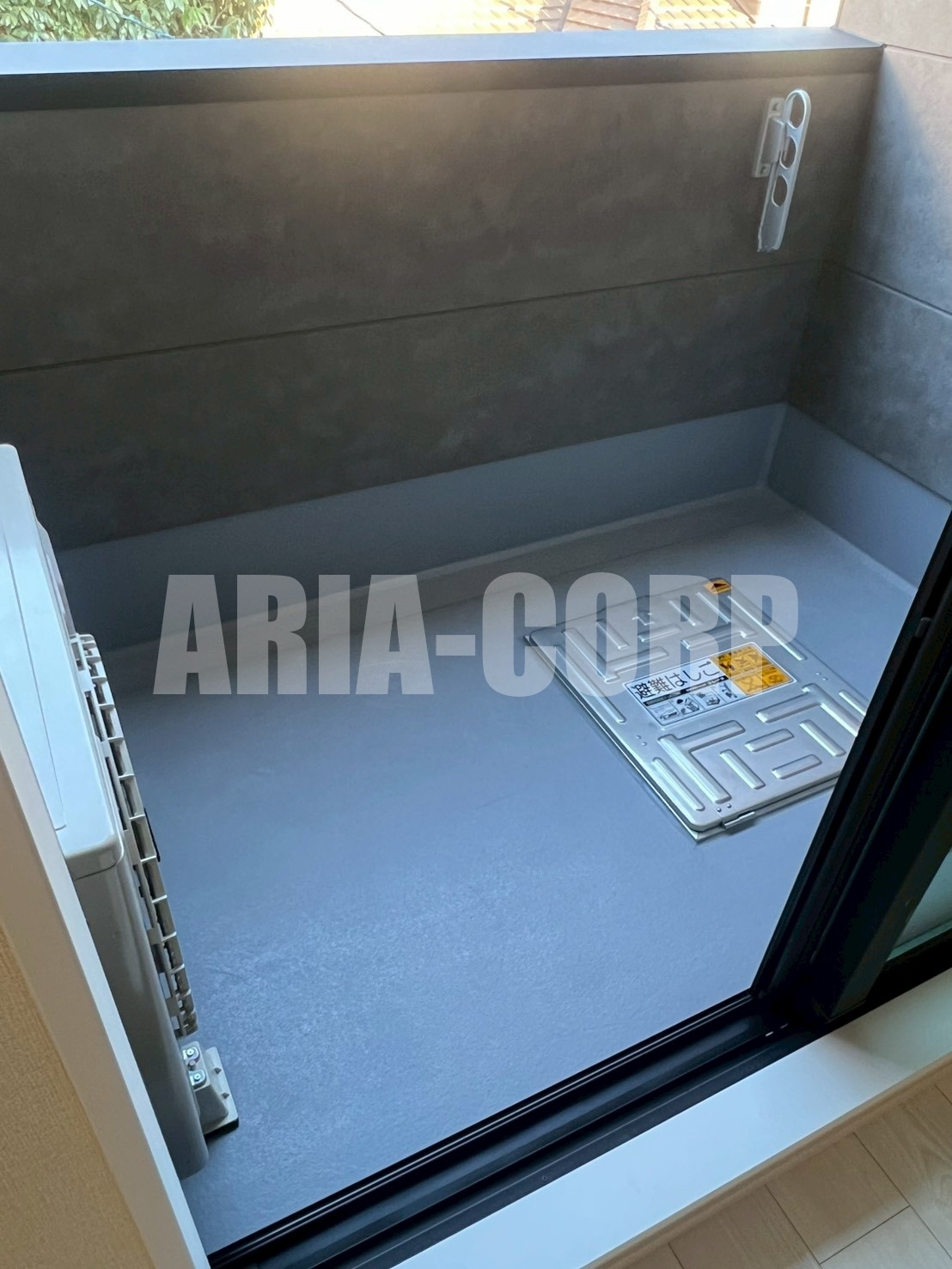 バルコニー　バルコニー、室内物干し機、浴室の3か所で洗濯干しが可能です！