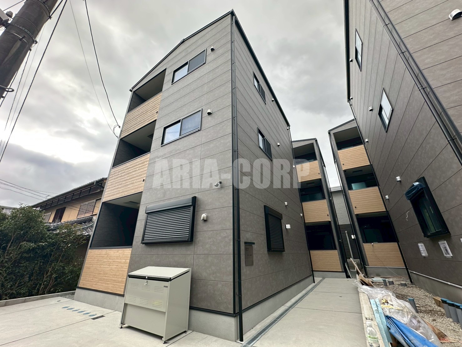 建物外観　2025年完成、大手ハウスメーカー施工のデザイナーズアパート