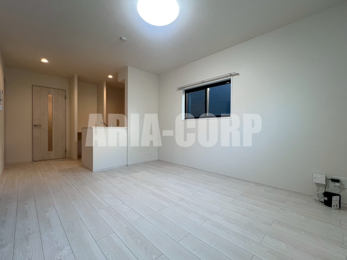 居室・リビング　白を基調とした統一感あるお部屋です！二人入居OK◎