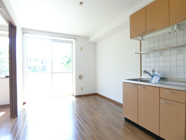 居室・リビング　イメージ写真101号室（反転あり）