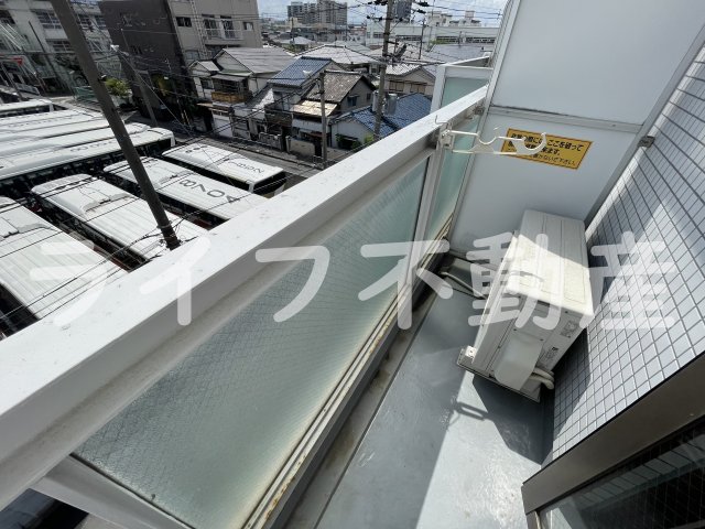 バルコニー　バルコニーからの眺めを楽しみながら食事をしませんか