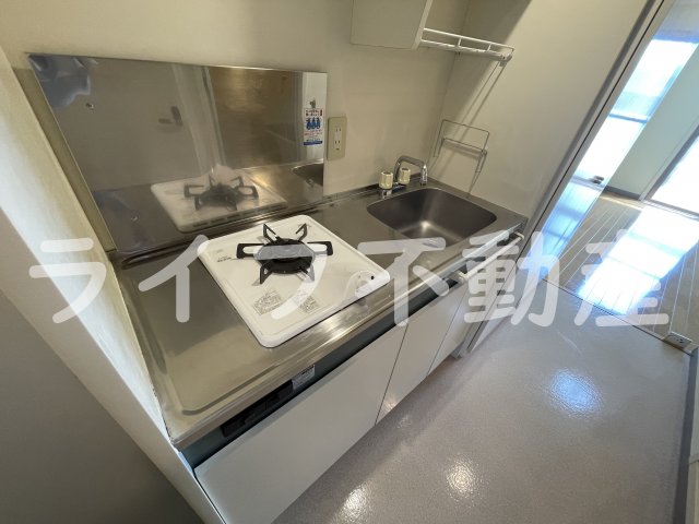 キッチン　コンパクトなキッチンで掃除もラクラク