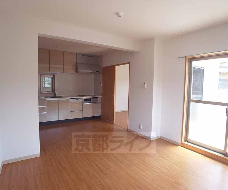 居室・リビング　日当たりの良いリビングです