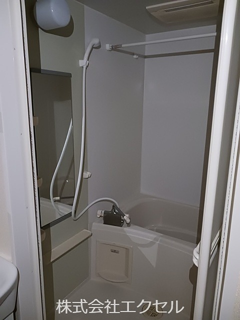 バス・シャワールーム　追い焚き機能付きです。