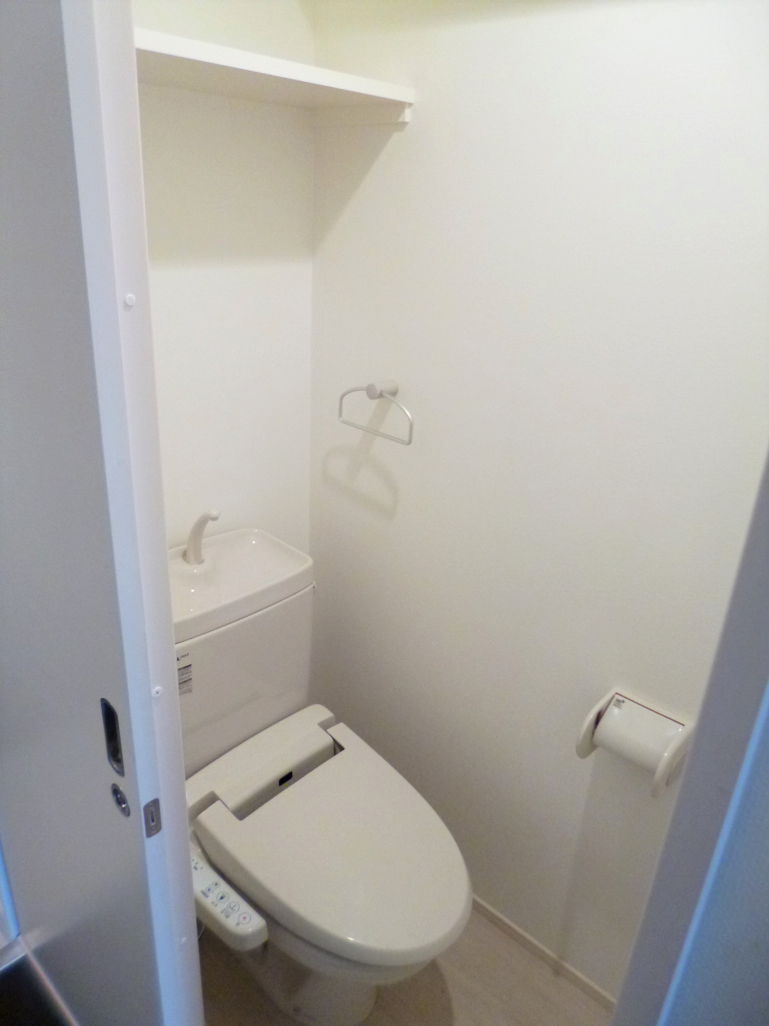 トイレ　ウォシュレット付