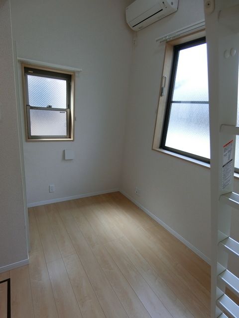 居室・リビング　☆洋室５．５帖のお部屋☆