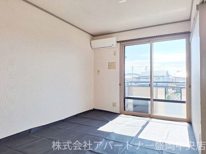 その他　和室 → 洋室に変更工事をします