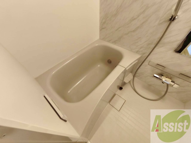 バス・シャワールーム　お風呂になります。一日の疲れを癒してくださいね。