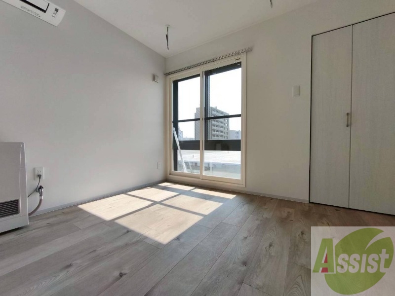 その他部屋・スペース　こちらのお部屋は光が差し込む、温かみのあるお部屋です。