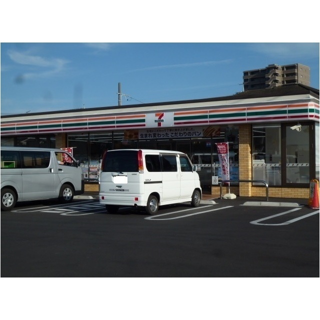 コンビニ　セブンイレブン鈴鹿西条７丁目店（コンビニ）まで518m