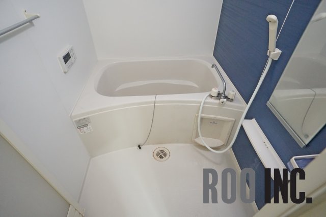 バス・シャワールーム　写真は反転のお部屋です