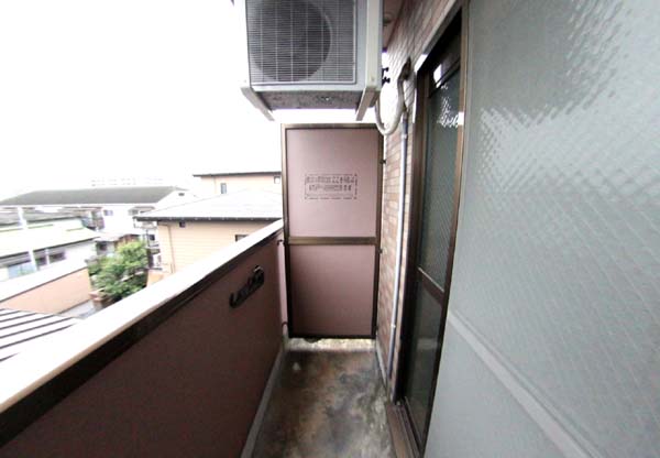 バルコニー　開放的で明るい空間を演出してくれるバルコニーです