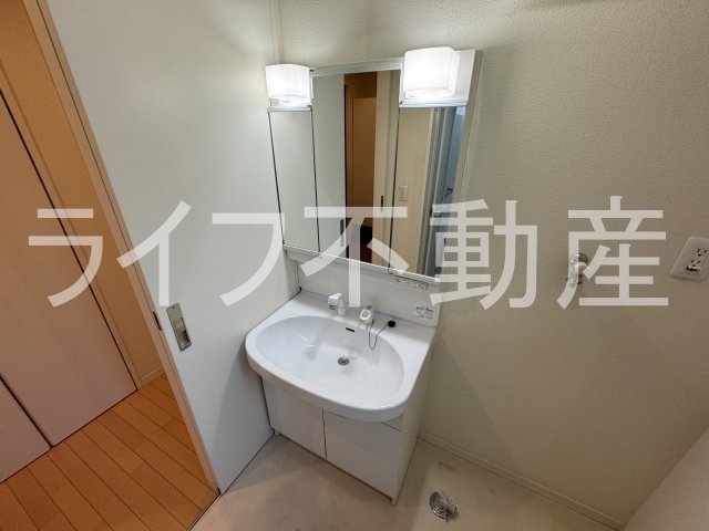 洗面設備　使いやすい洗面所です