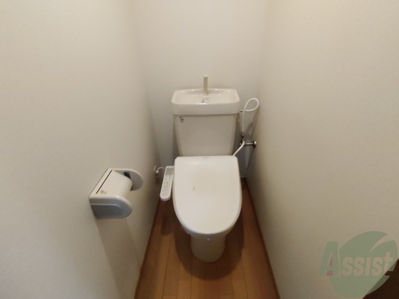 トイレ　トイレは綺麗でウォッシュレットも付いて快適にお使い頂けます。