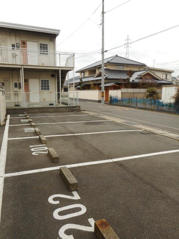 駐車場　駐車場