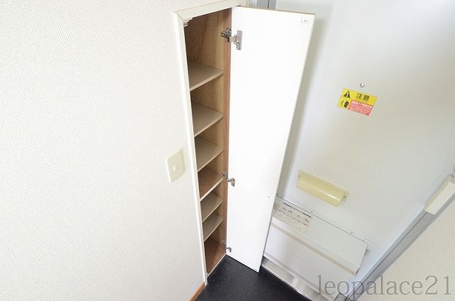 玄関　シューズボックス
