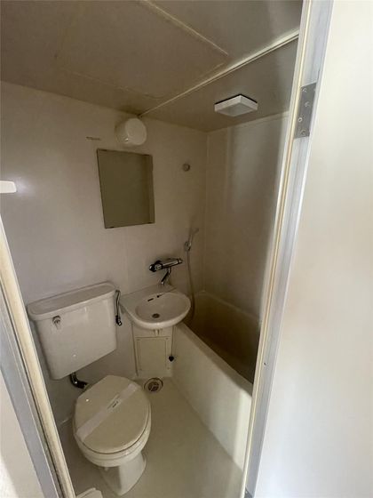 トイレ　※他号室の写真です。