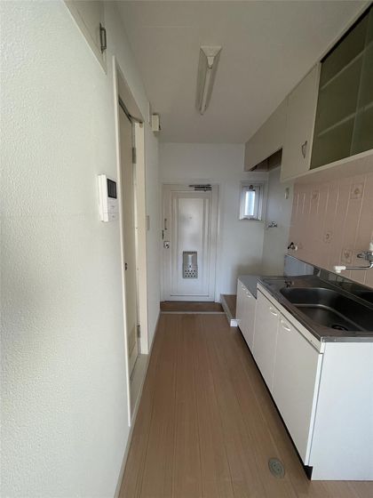 玄関　※他号室の写真です。