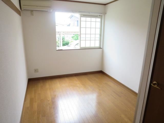 その他　５．５帖の洋室。