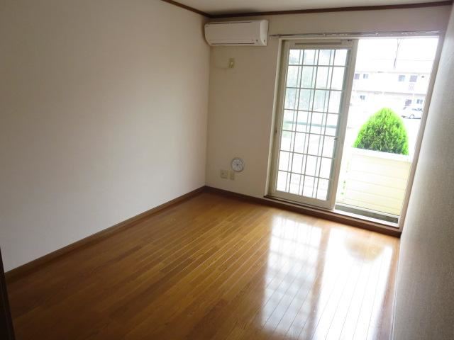 居室・リビング　６帖の洋室。