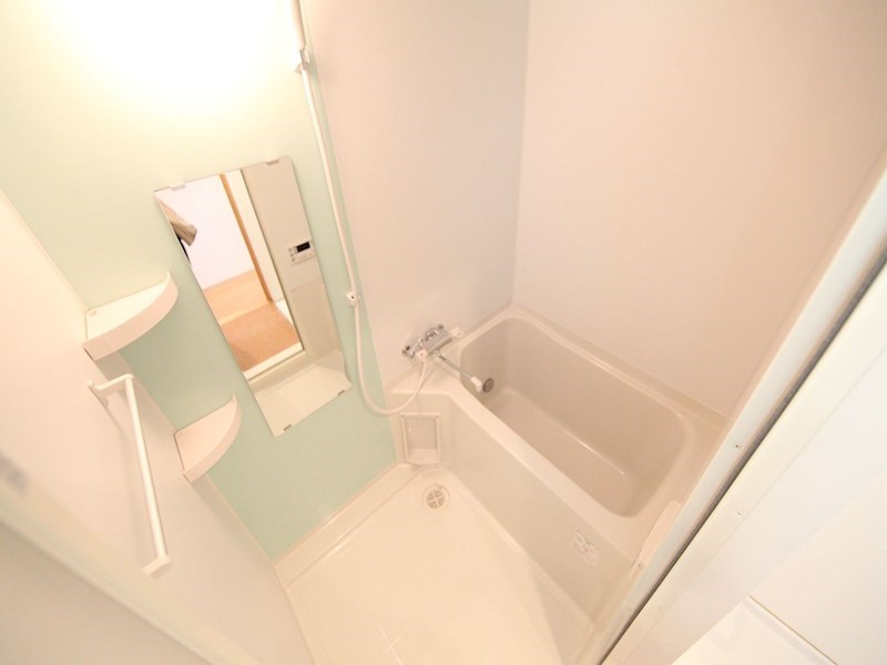 バス・シャワールーム　追い焚き・オートバス機能付お風呂