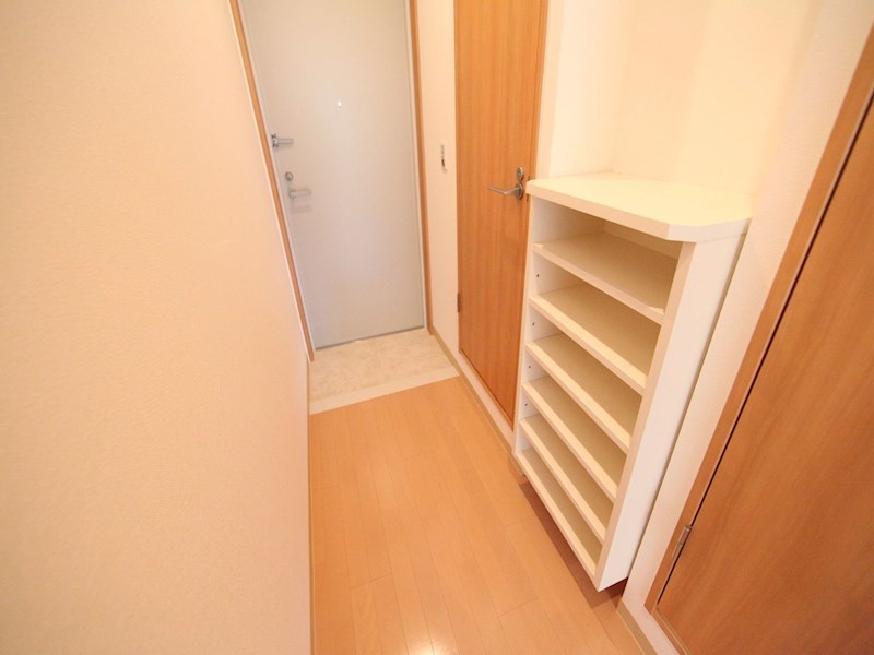 玄関　玄関スペース　靴棚有り