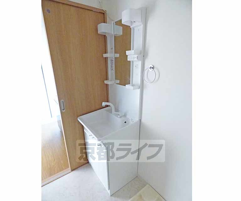 洗面設備　独立洗面台です。