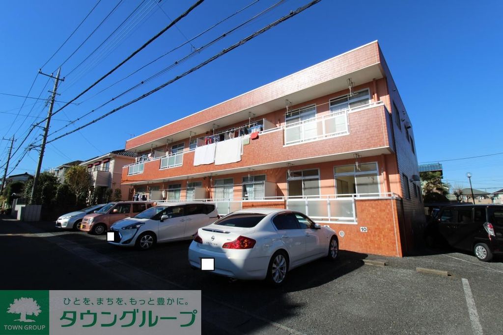 建物外観　駐車場