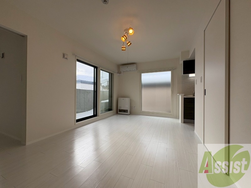 居室・リビング　広々としたリビングですね。使い勝手がよさそうですね！