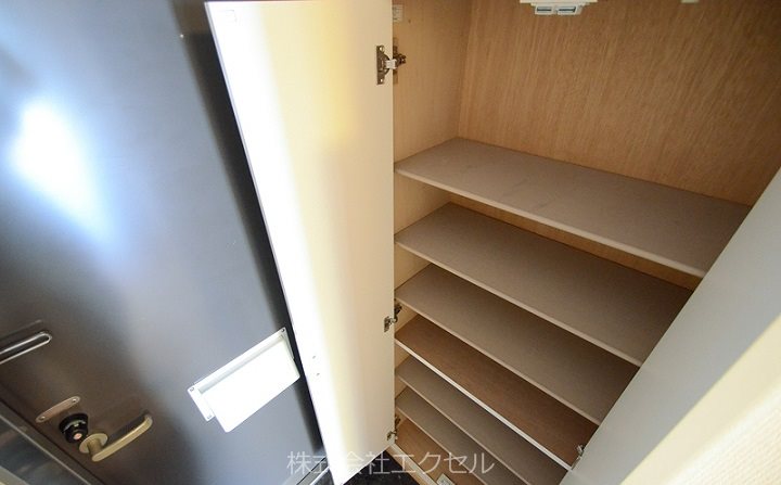 玄関　同等タイプのイメージ写真です。