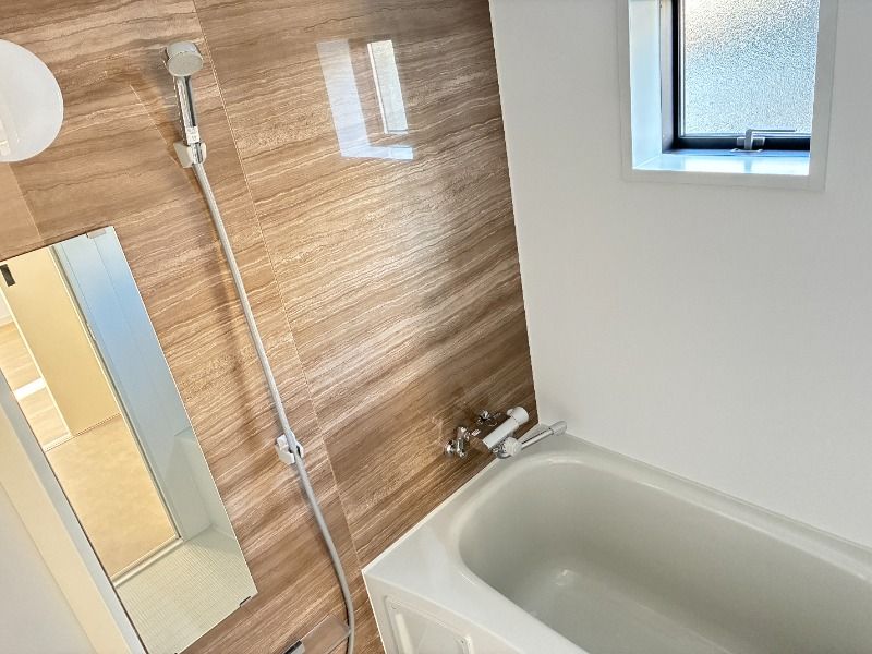 バス・シャワールーム　ゆったり過ごせるお風呂です