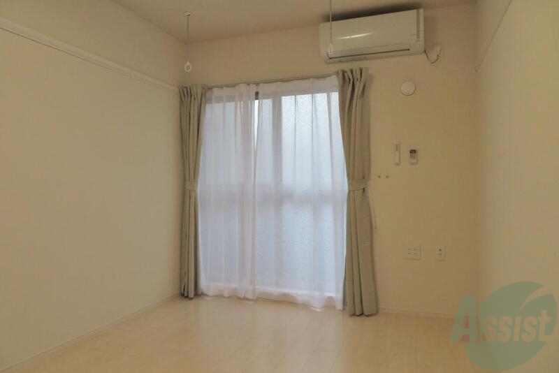 居室・リビング　ピカピカのお部屋はどうですかー。気持ちイイお部屋です