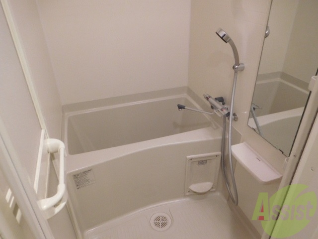 バス・シャワールーム　浴室乾燥機付きのお風呂です。