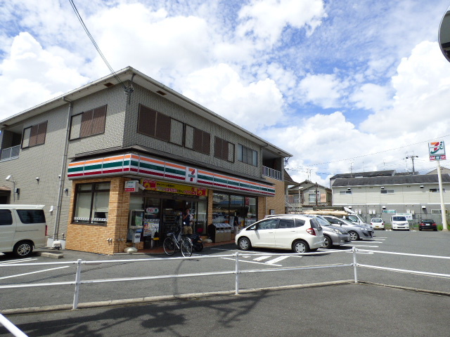 コンビニ　セブンイレブン（コンビニ）まで2049m