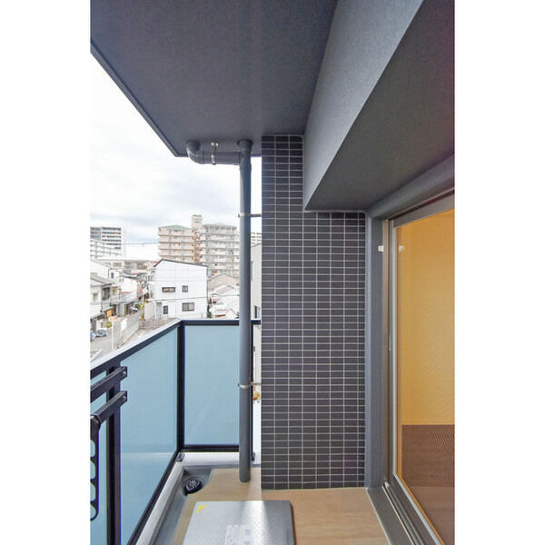 バルコニー　お洗濯にも便利なバルコニー付き