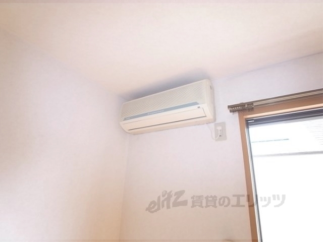 その他設備　お部屋にエアコンが完備されています。
