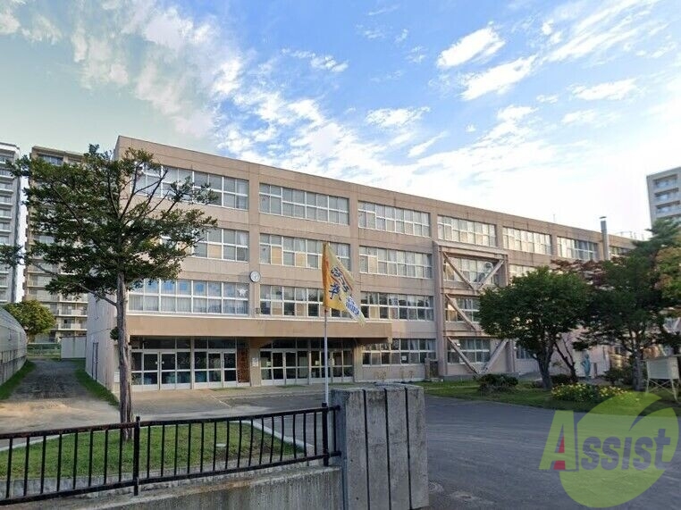 小学校　札幌市立平岸小学校（小学校）まで396m