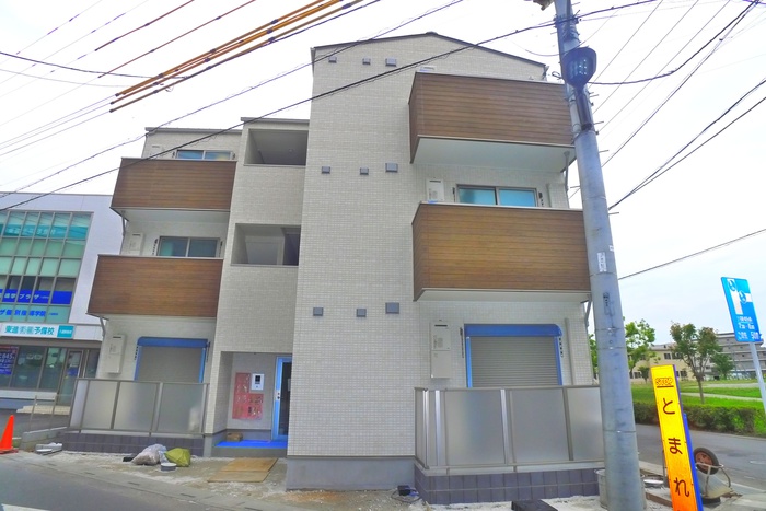 建物外観　建築中