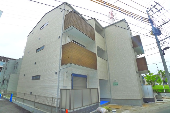 建物外観　建築中