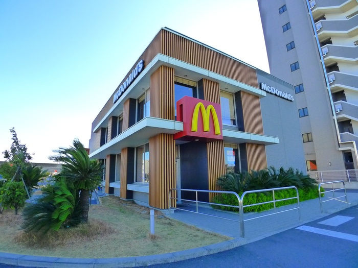飲食店　マクドナルド（飲食店）まで450m