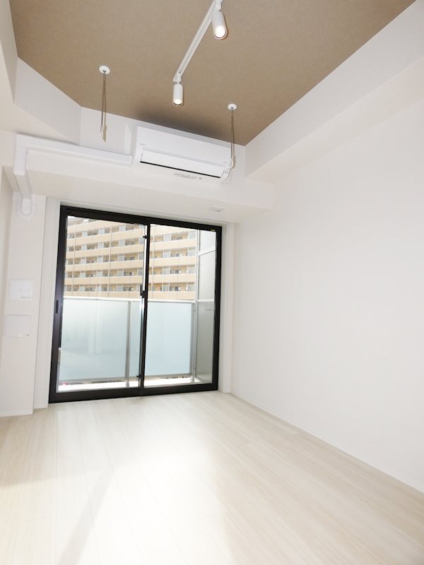 居室・リビング　室内写真は同タイプ別号室です